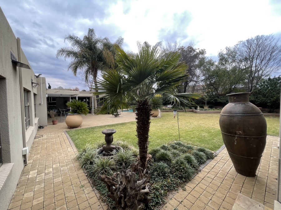 4 Bedroom Property for Sale in Heuwelsig Free State